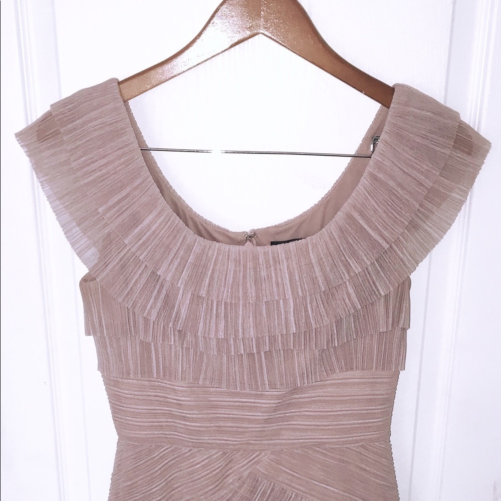 BCBG size 6 cocktail dress blush